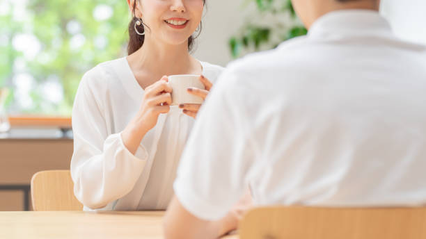 夫婦の会話のイメージ